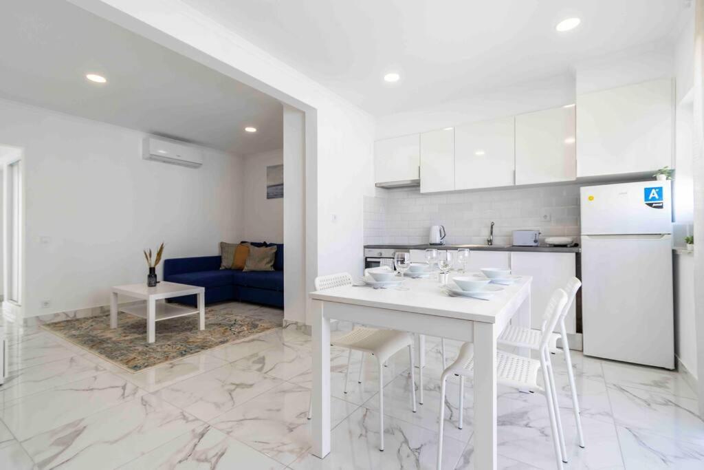 Modern Apartment Beach View Armação de Pêra Esterno foto
